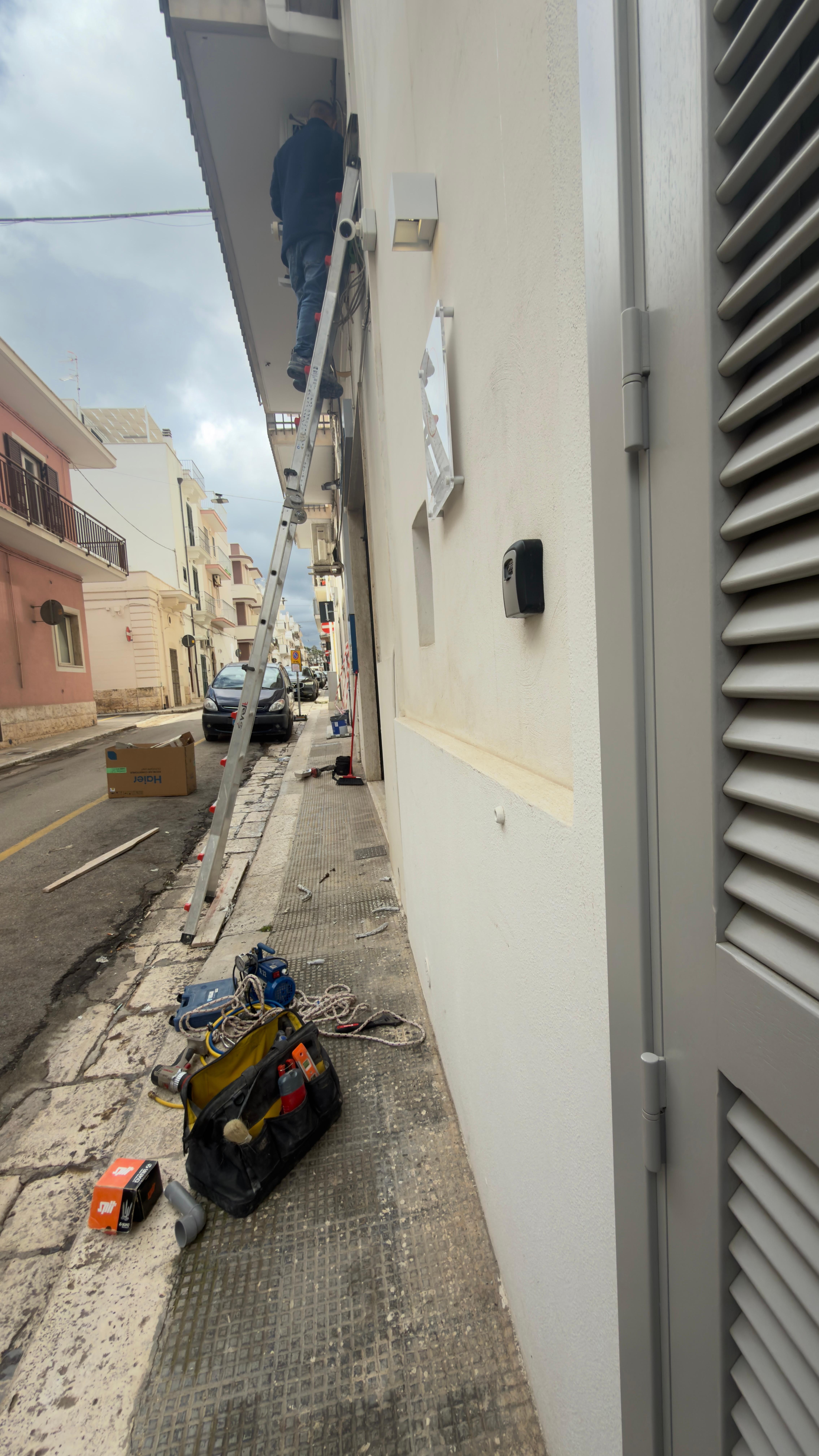 Obra que iniciou as 07:00 horas da manhã. 