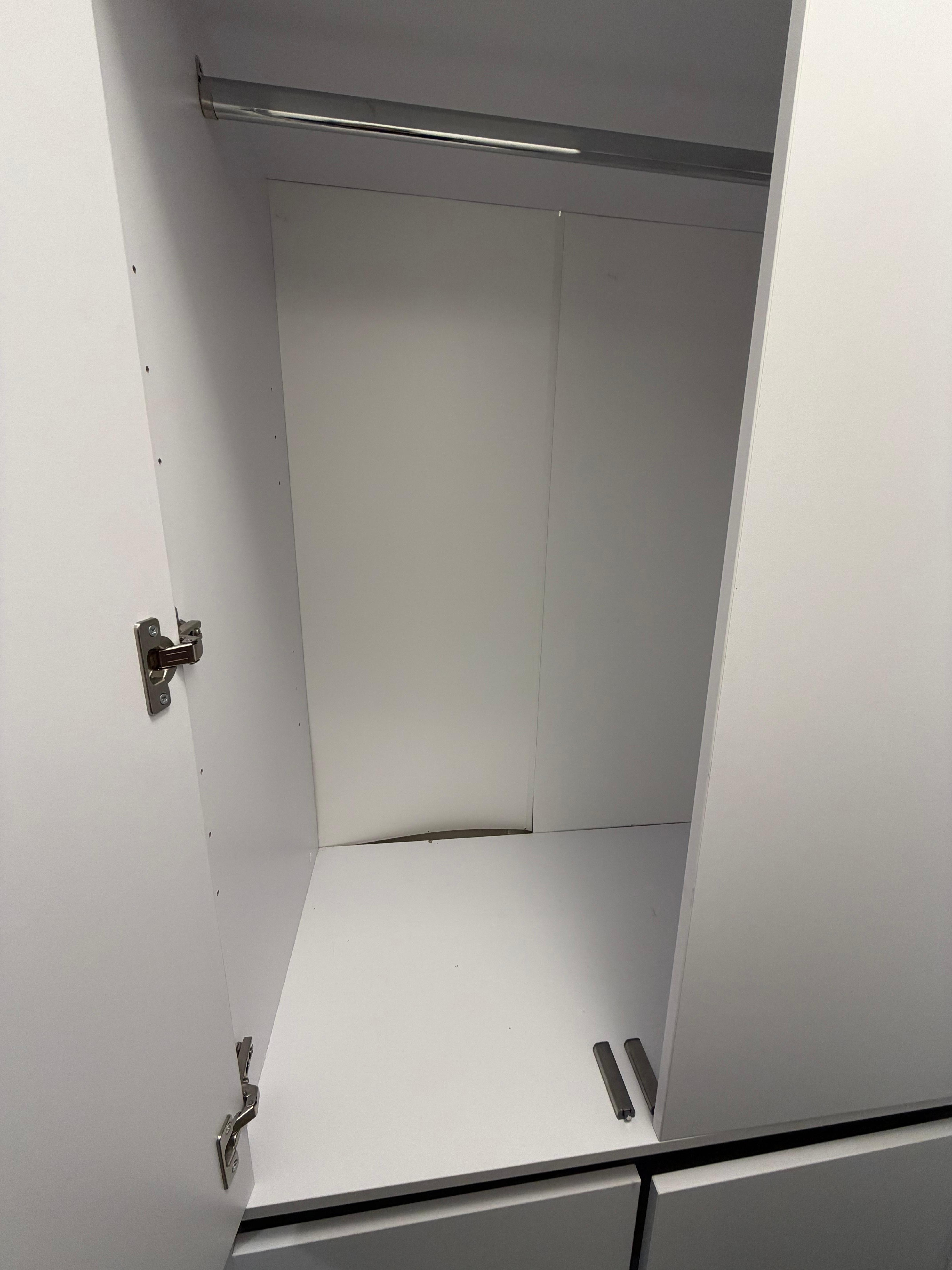 Die Möbel zerfallen