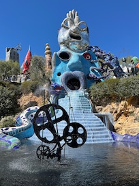 The first sculptures you see at the Tarot Garden.