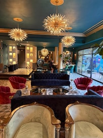 The lobby when we arrived.