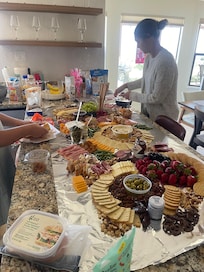 Nice big bar we used for a charcuterie lunch!
