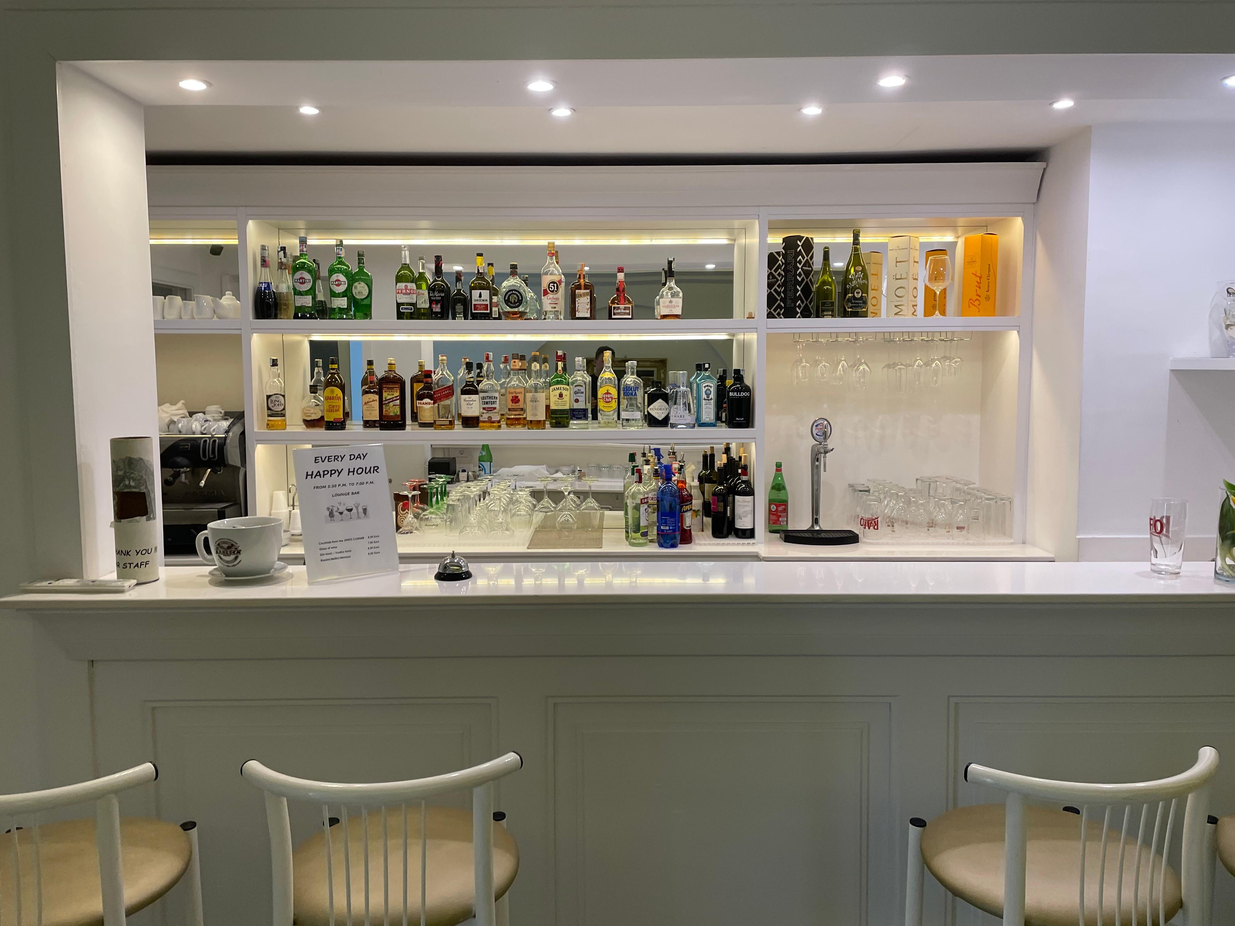 Lobby bar