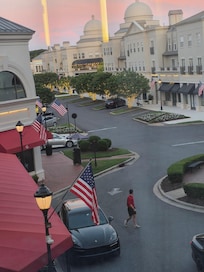Promenade full of great shops & restaurants steps from hotel entrance