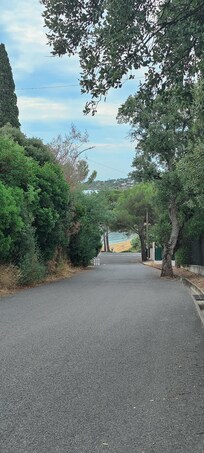 Weg zum Strand bzw. zur Küstenstraße