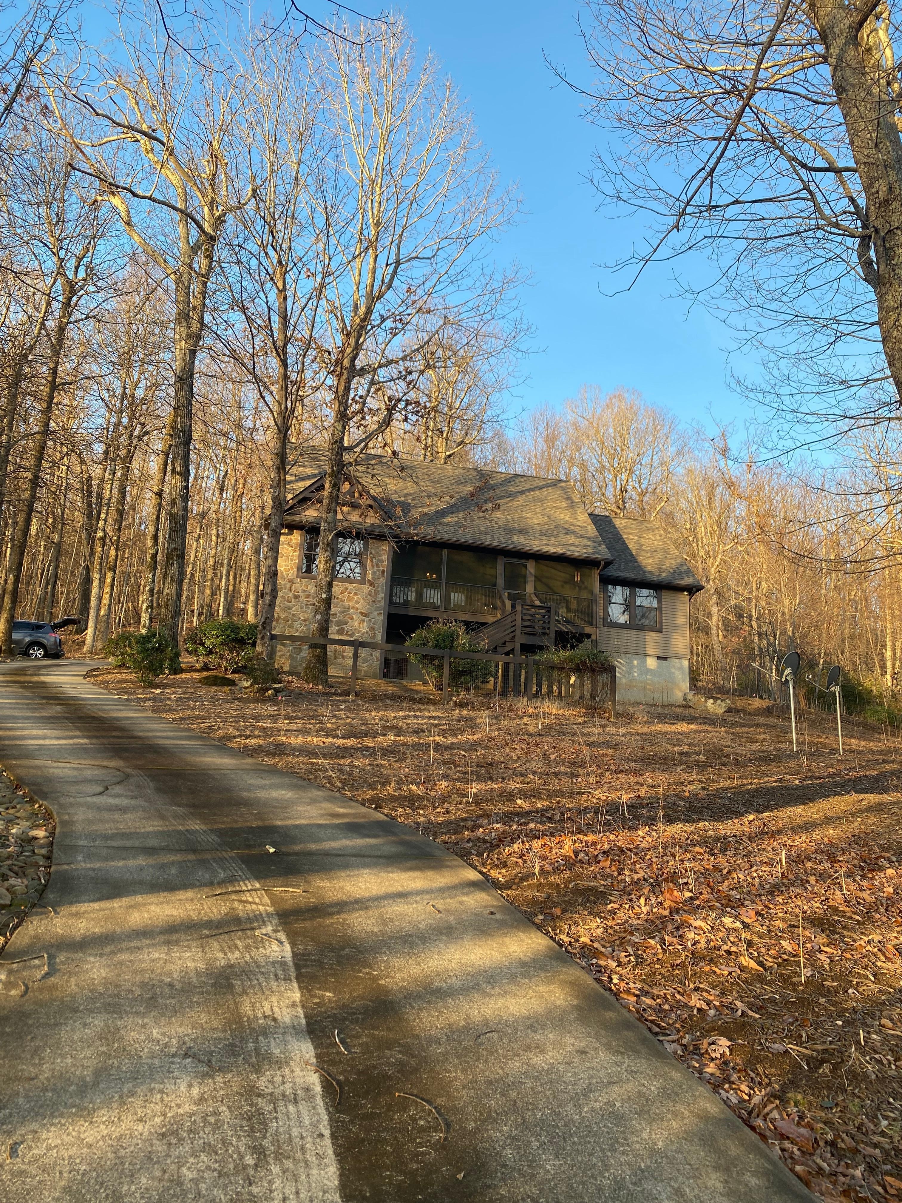 Driveway leading up to the property