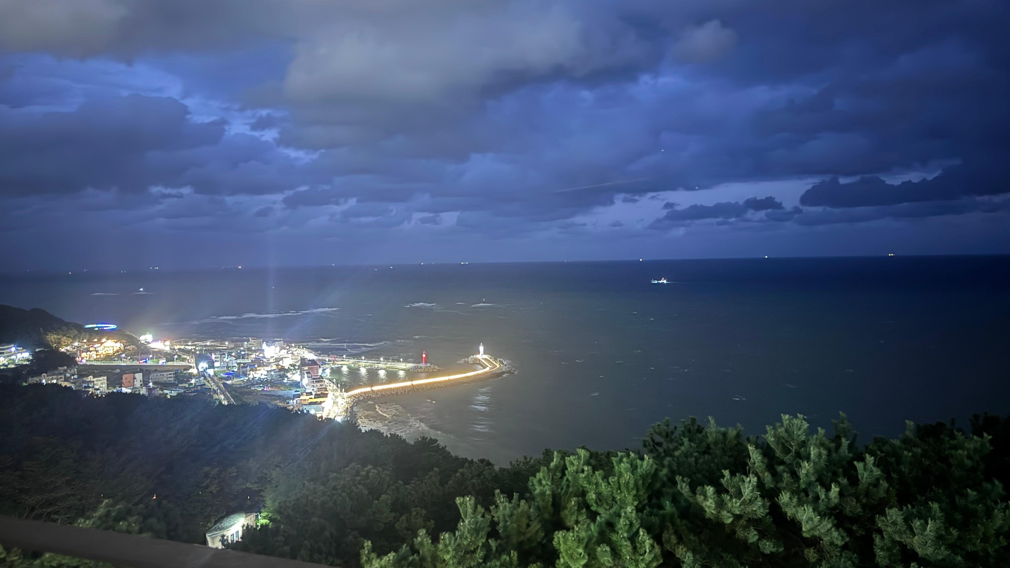 beautiful nighttime view 