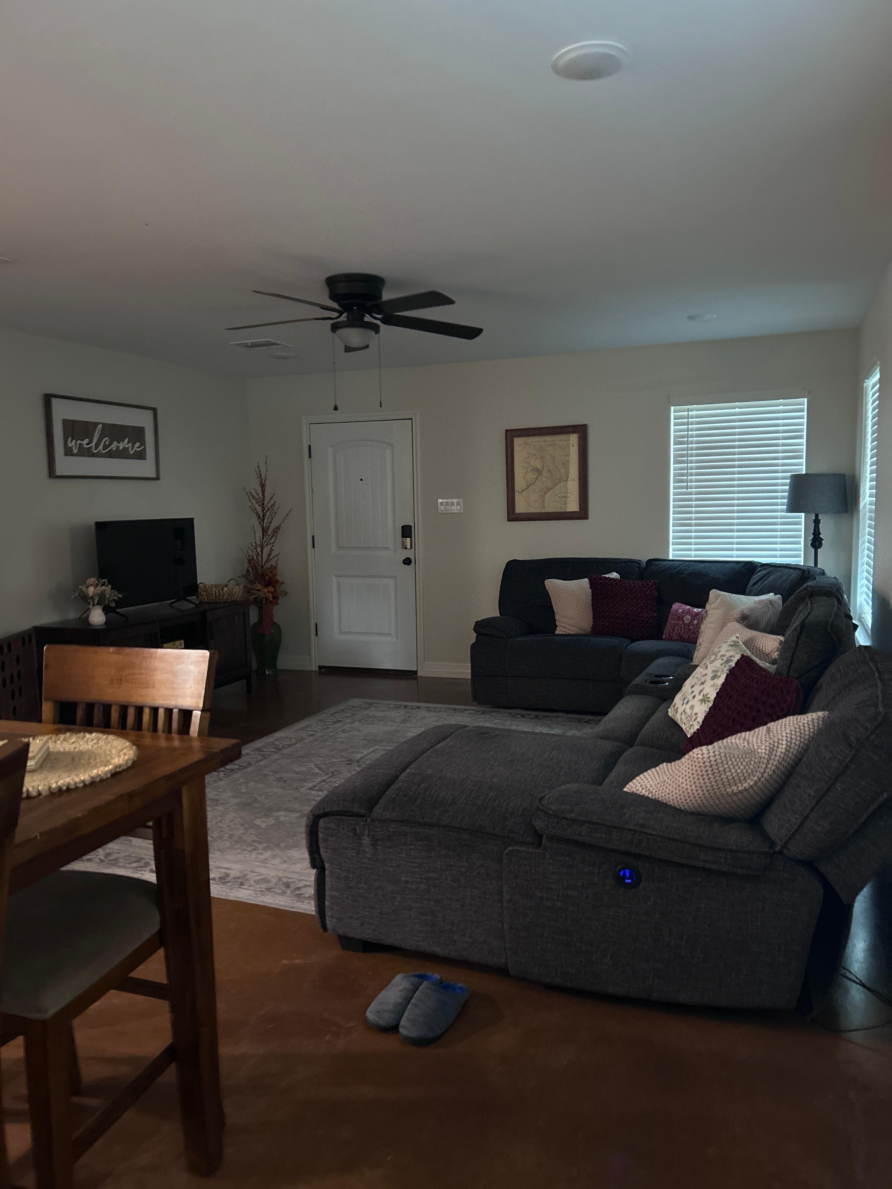 Spacious eating and living room