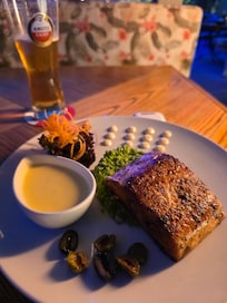 Rooftop bar and lounge Salmin dinner