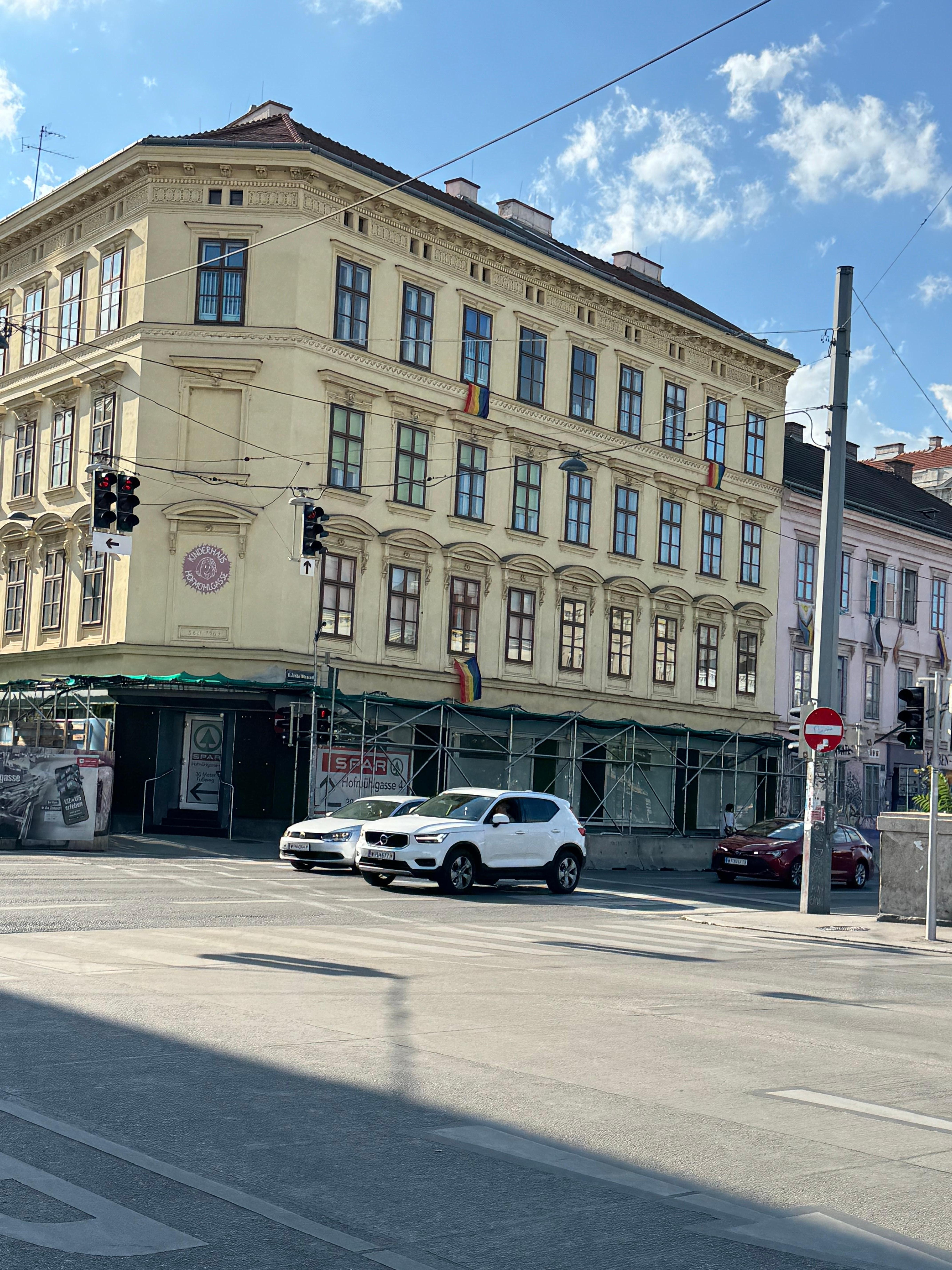 Hotel neighborhood