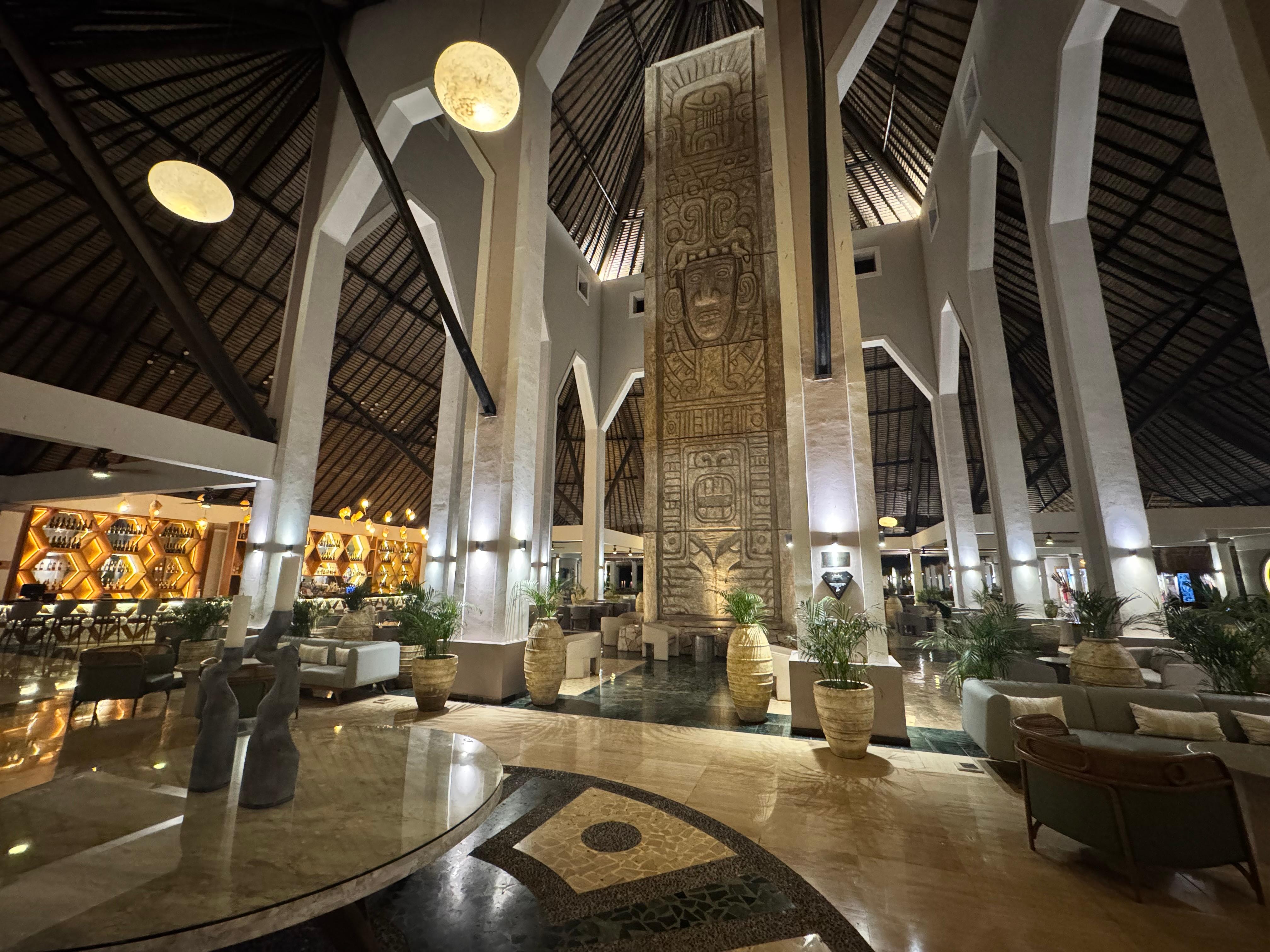 Lobby White Sand