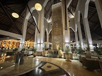Lobby White Sand