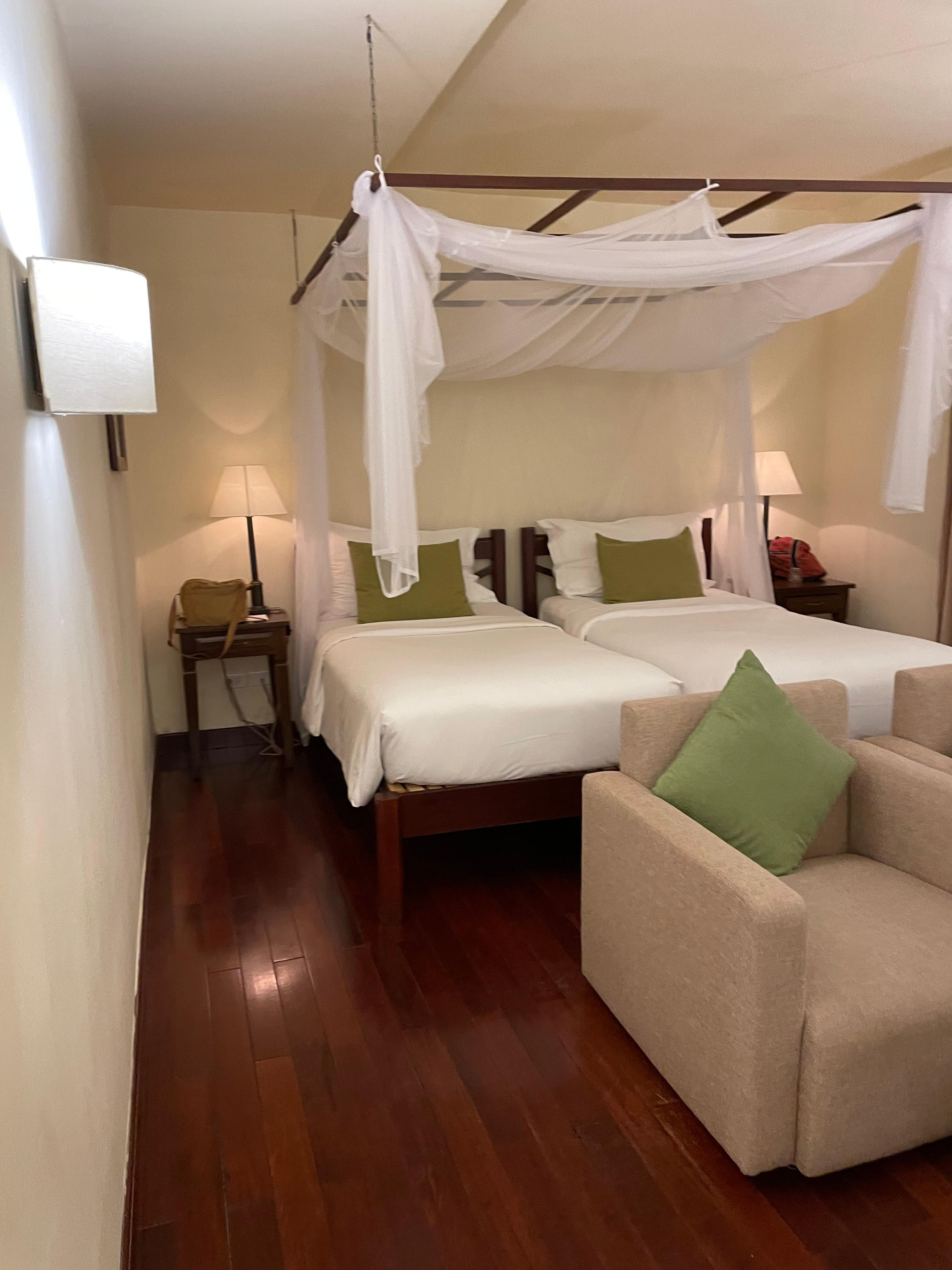 天蓋付きのツイン