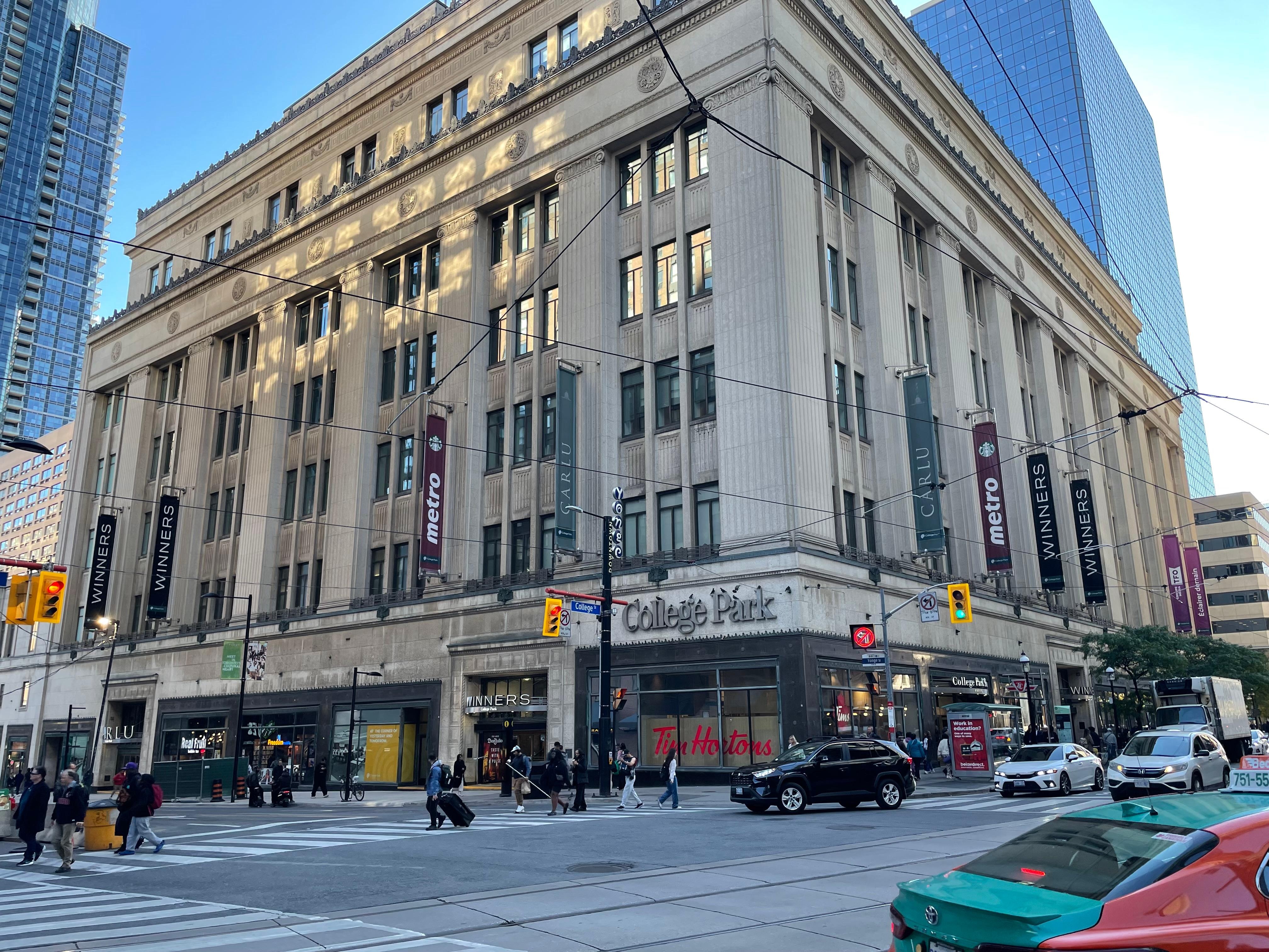 地下鉄カレッジ駅は徒歩3分