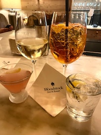 Cocktails at the Woodstock Inn