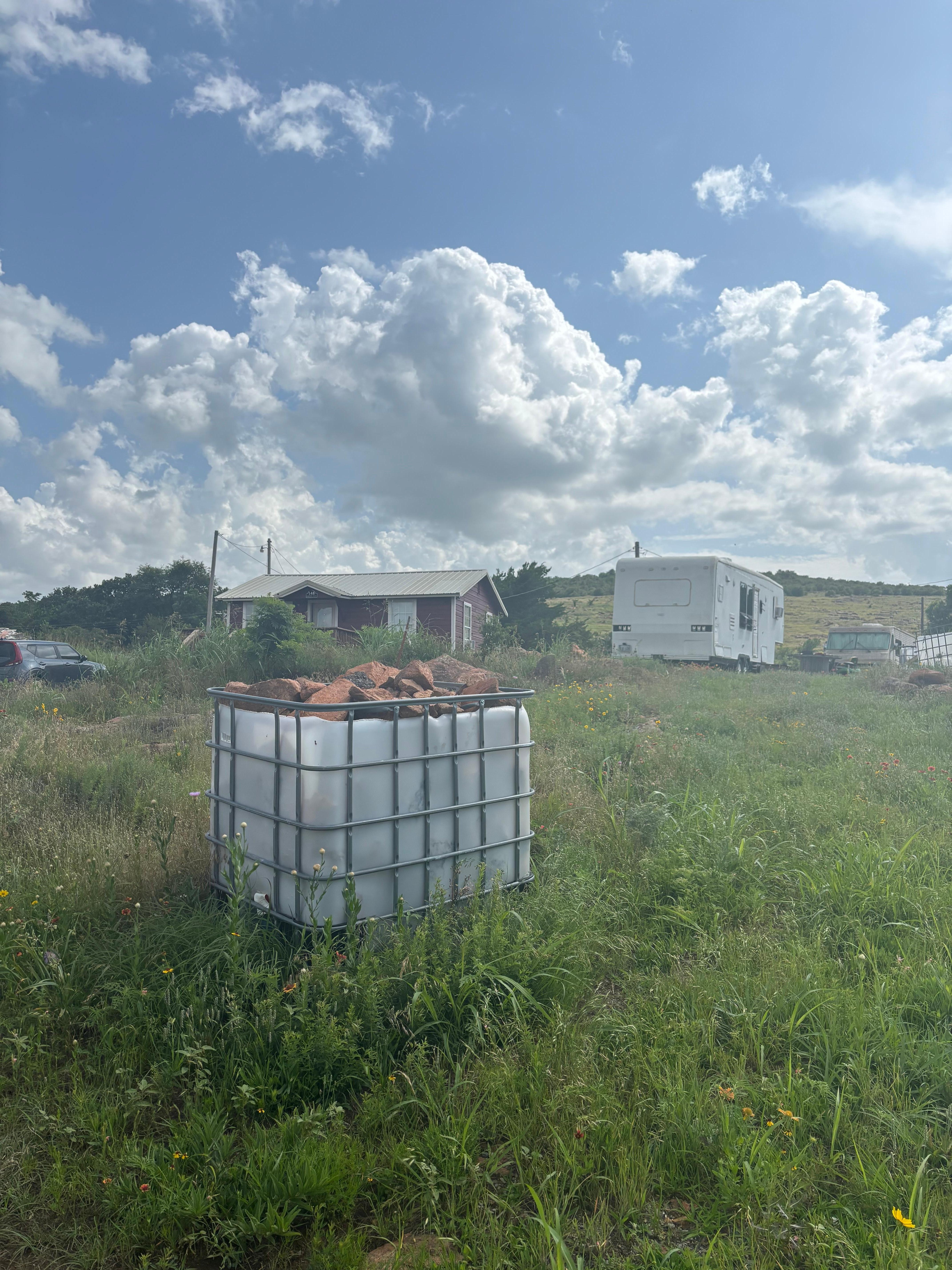 Better view of outside. RV blocking the supposed “beautiful view.”