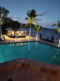 Poolside bar and grill