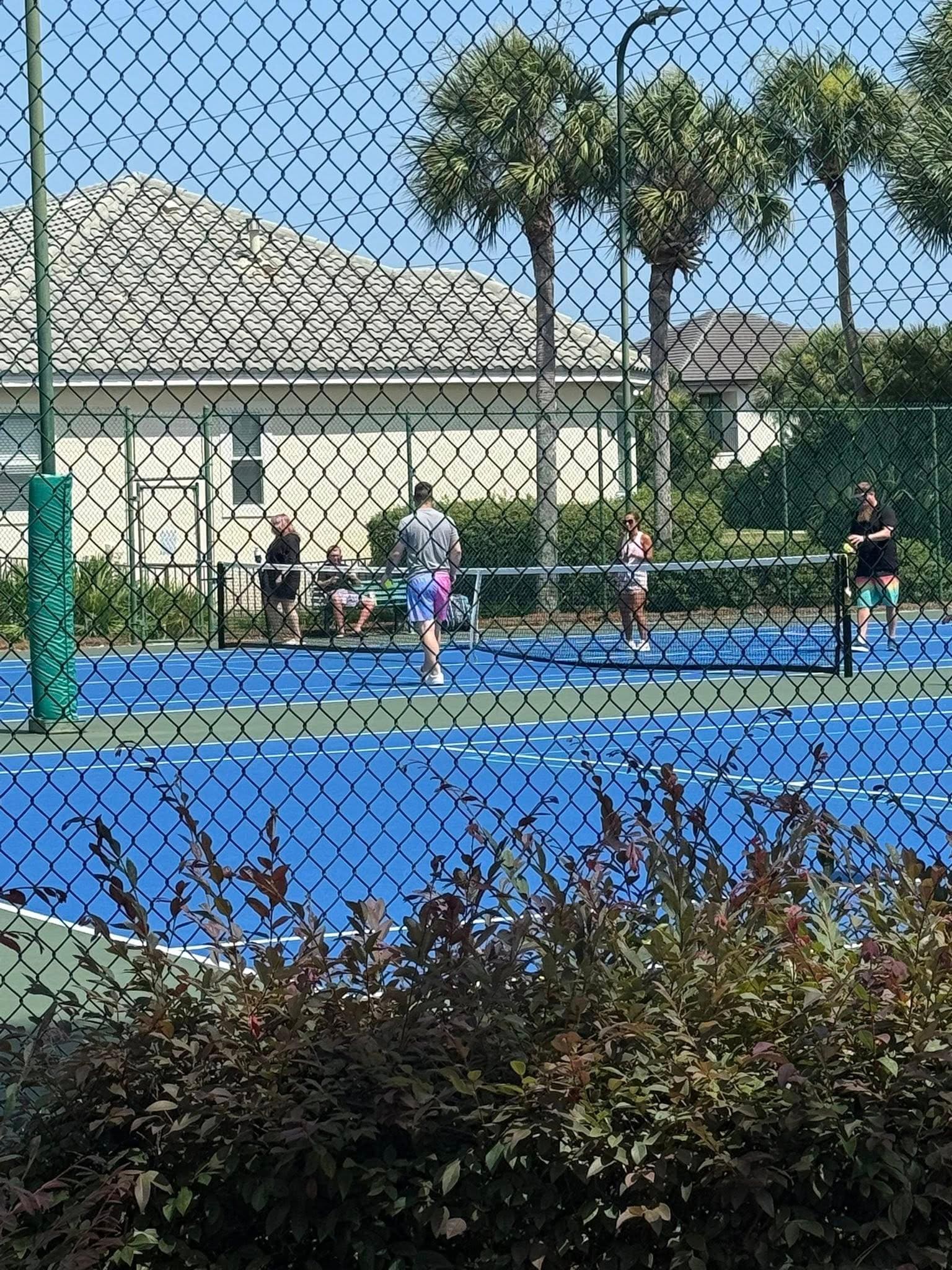 Community Pickleball and Tennis Courts