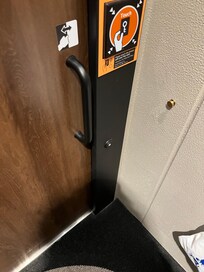 部份房間趟門設計