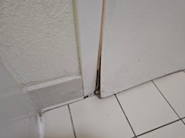 Peeling rooting bath door