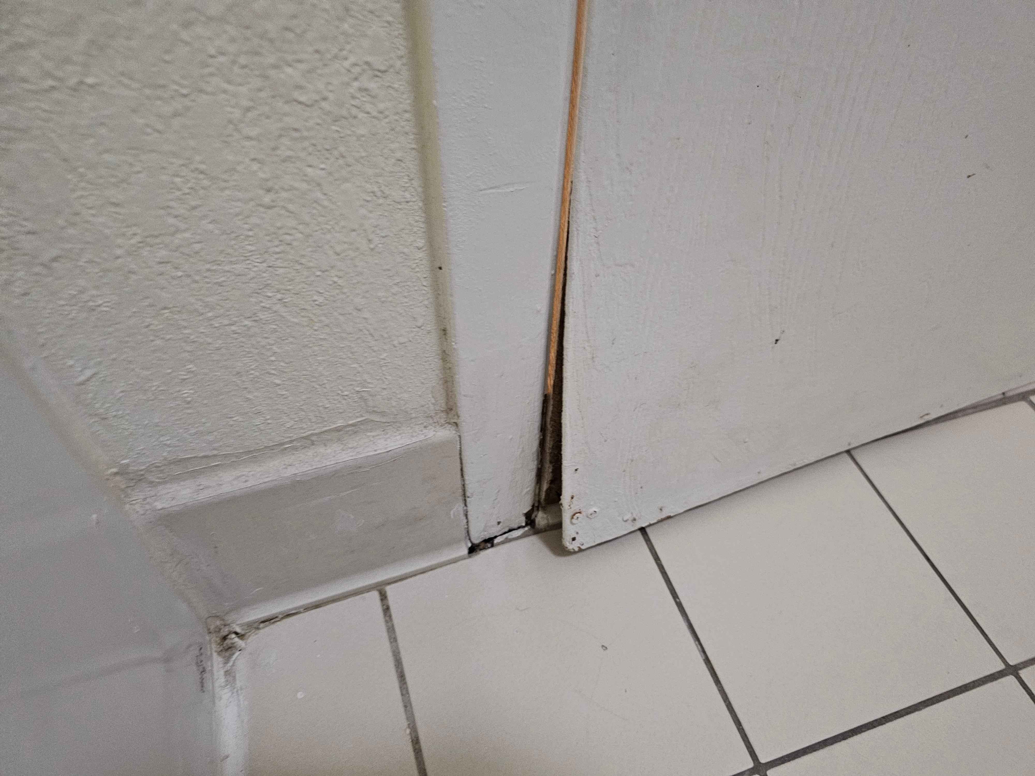 Peeling rooting bath door