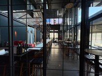 Seems almost Parisian, the stunning hotel bar.