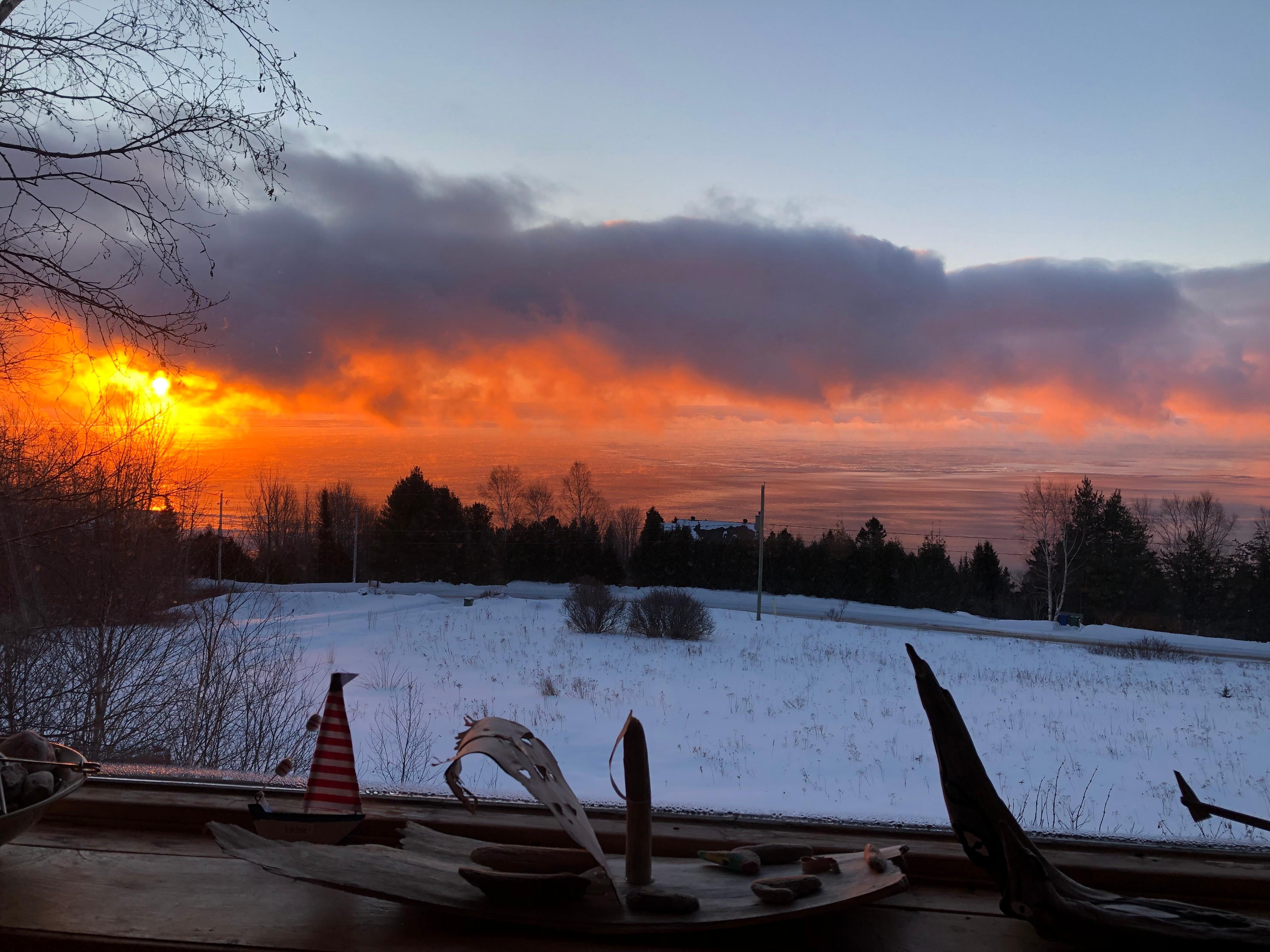 Le lever flamboyant du soleil le dernier matin.