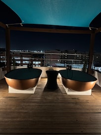 Fun baths on the rooftop