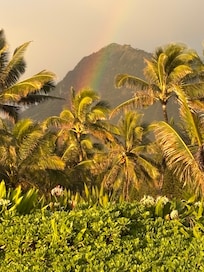 Tunnels beach