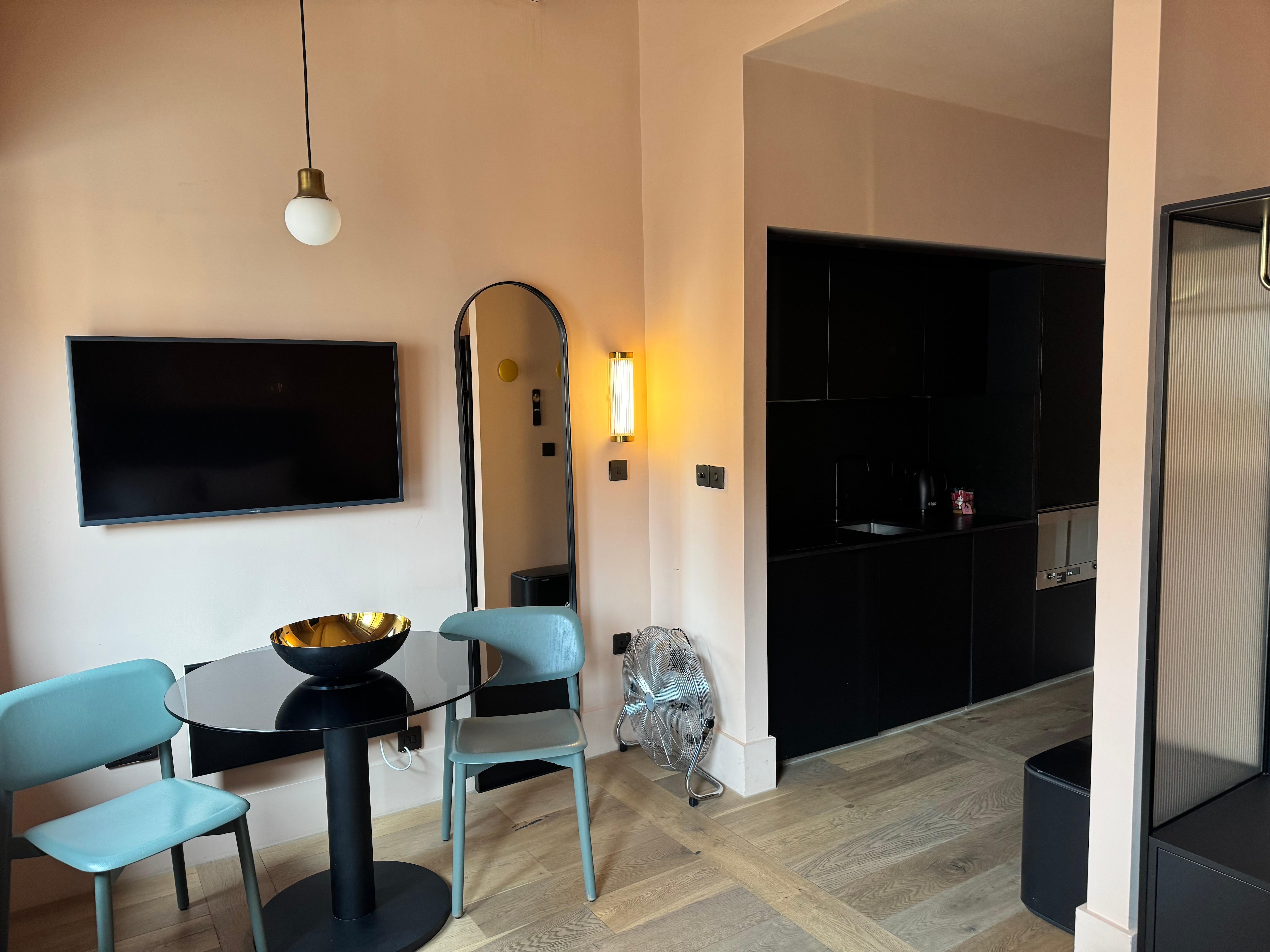 Sitting area and kitchen