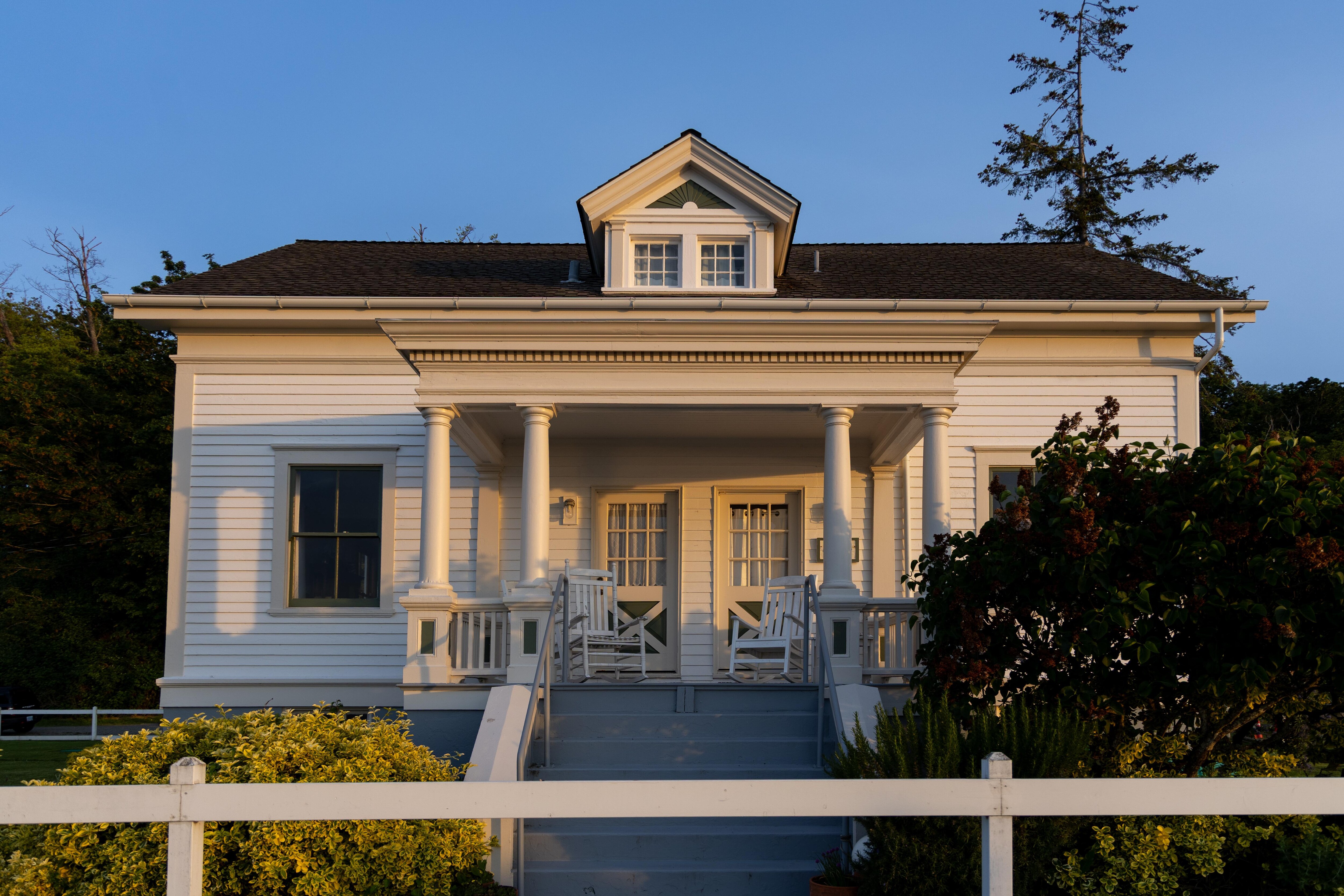 Keeper’s Quarters B front porch