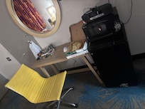 Not enough 110v outlets as microwave was not plugged in and no other outlets in sight!