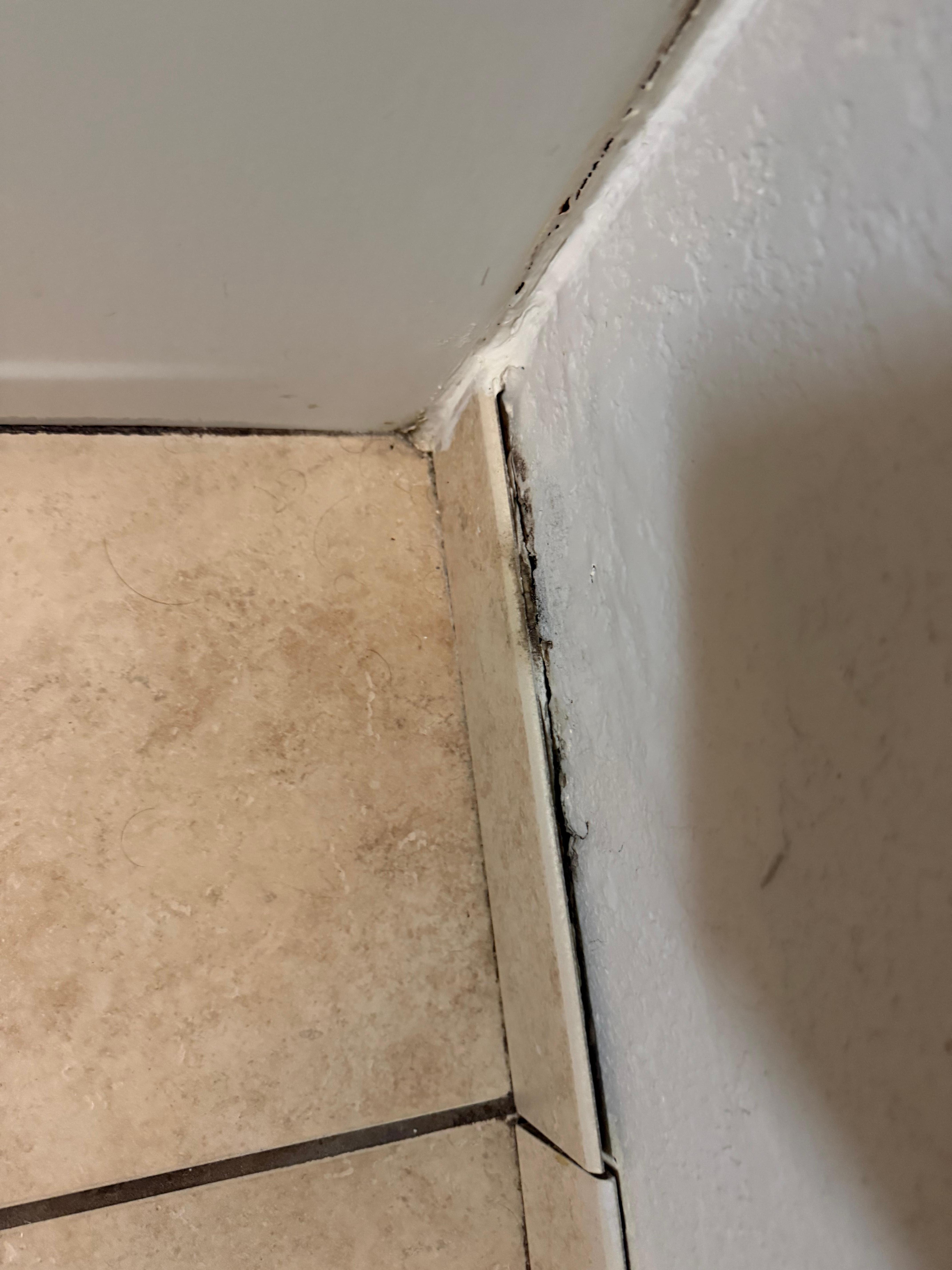 Easily cleanable dirt everywhere.