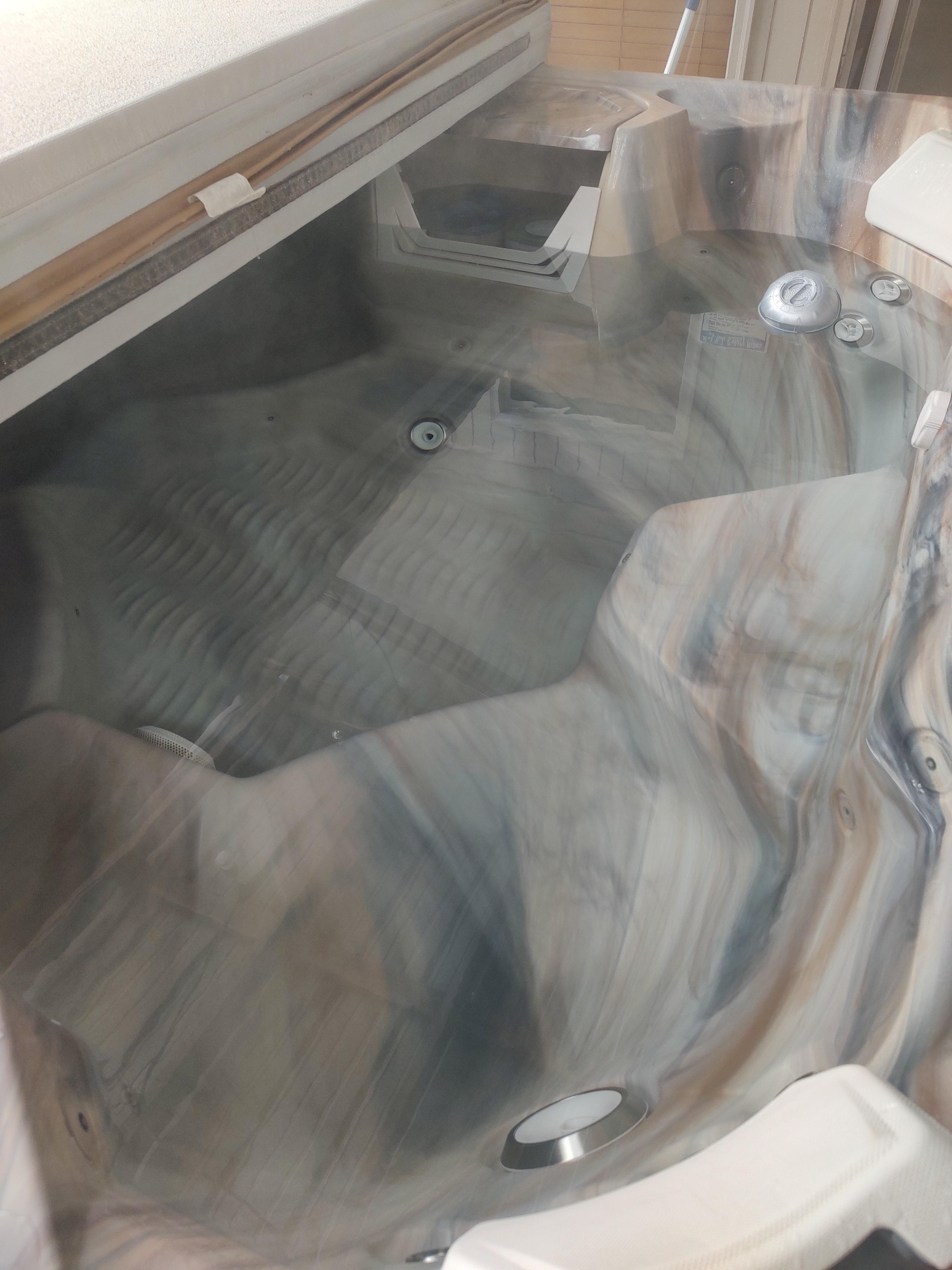 hot tub was the cleanest one I have ever seen