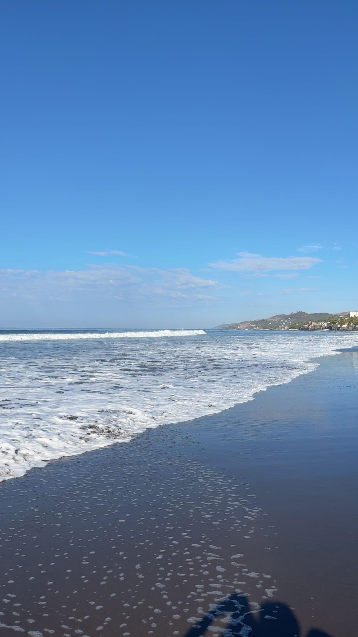 Beautiful beach, 2- 3 minute walk!