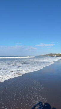 Beautiful beach, 2- 3 minute walk!