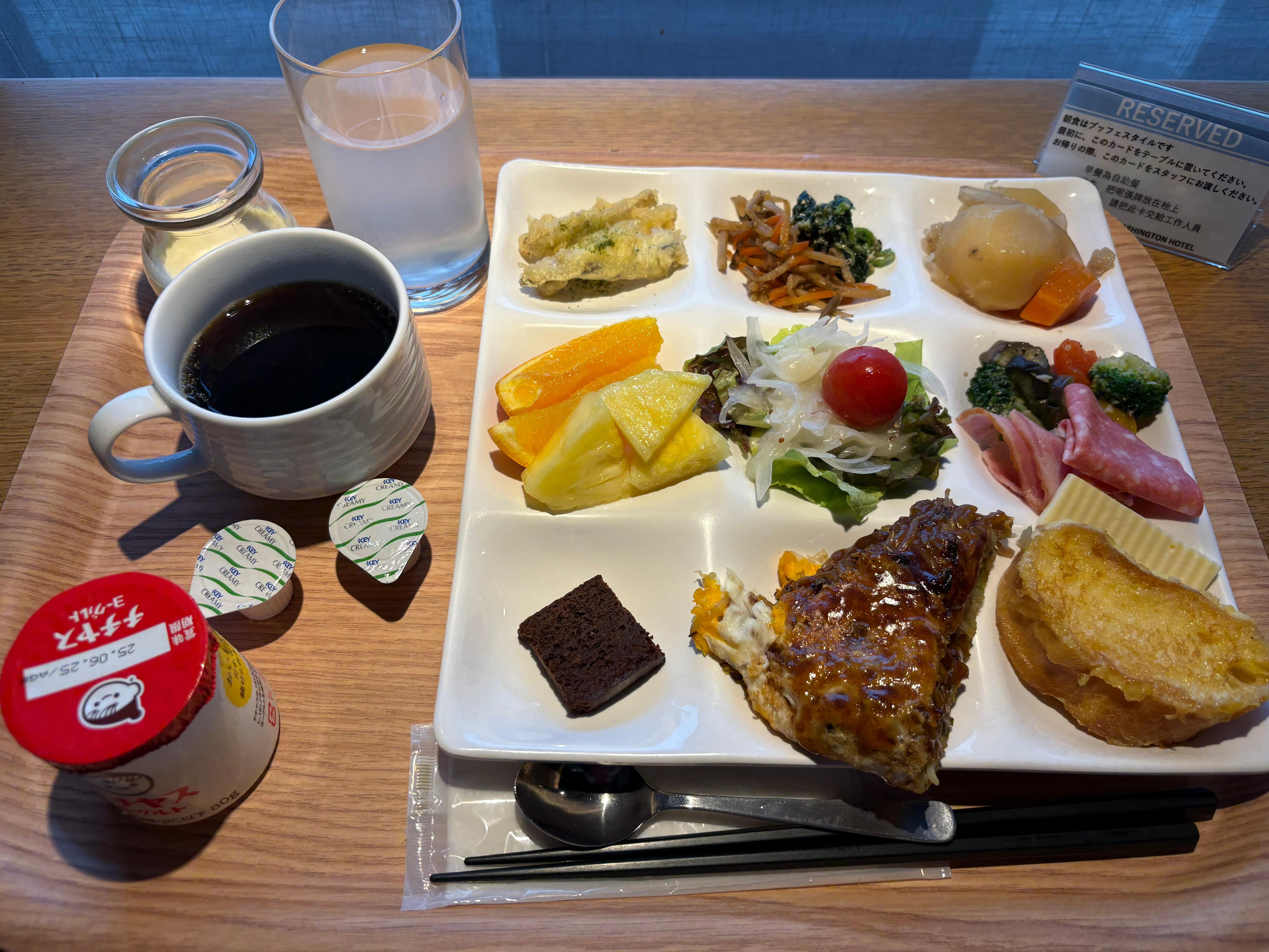 朝食