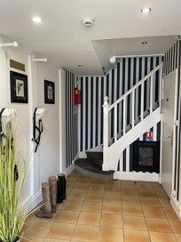 Hal van cottage