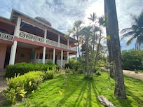 Great location for sunsets. It’s the last property on the peninsula.