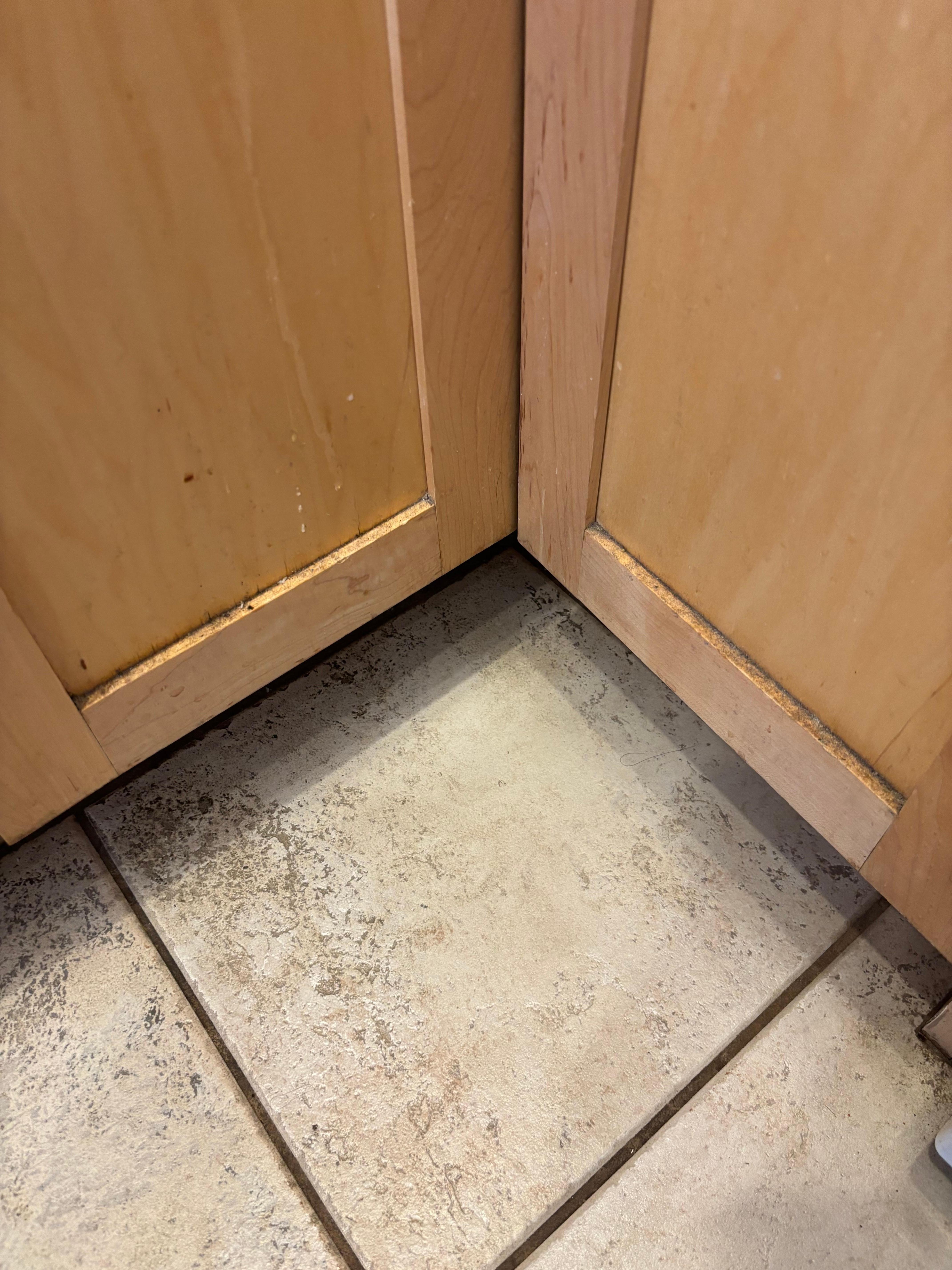 Dirty kitchen cupboards