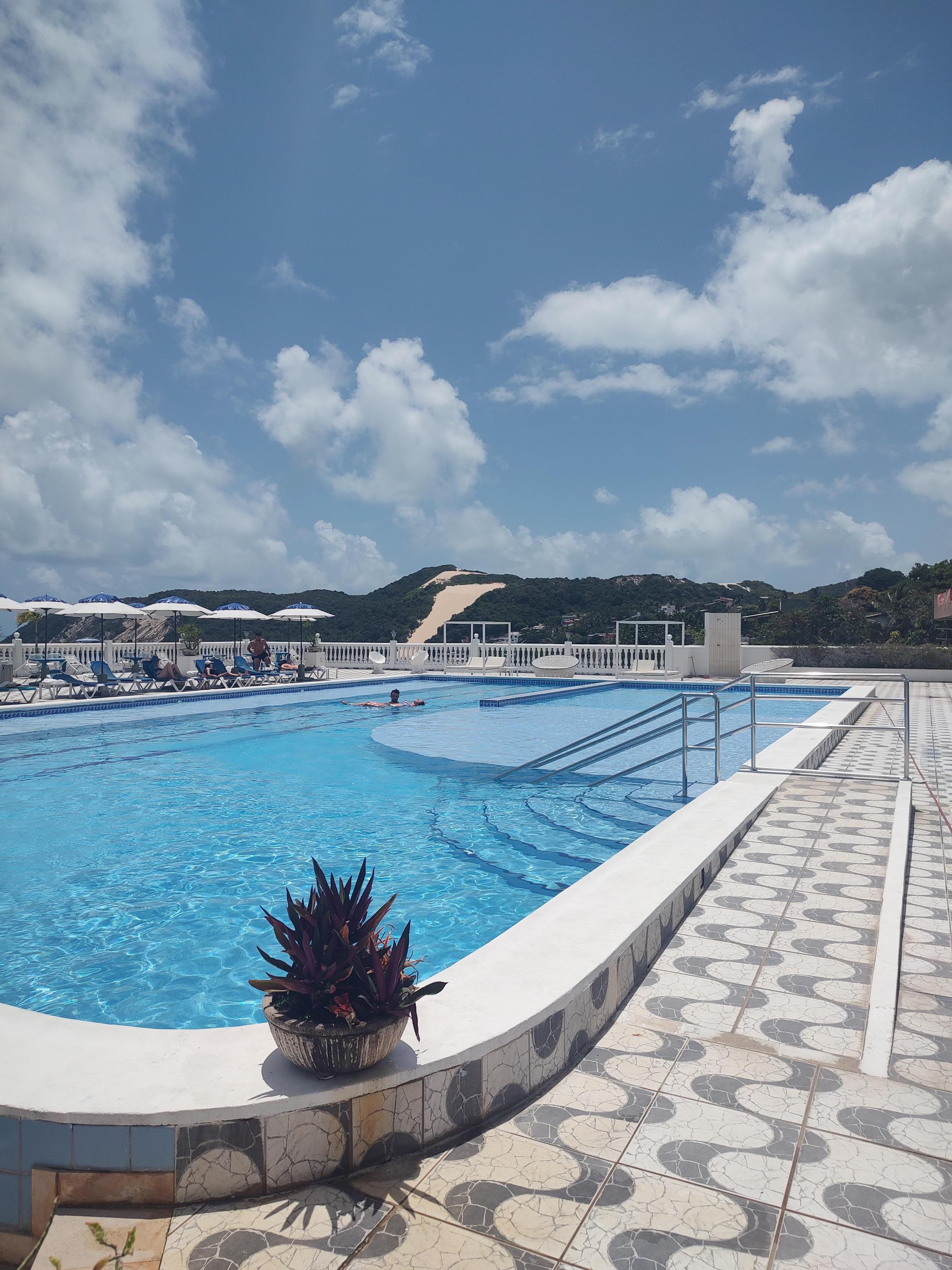 Piscina linda, excelente vista. 