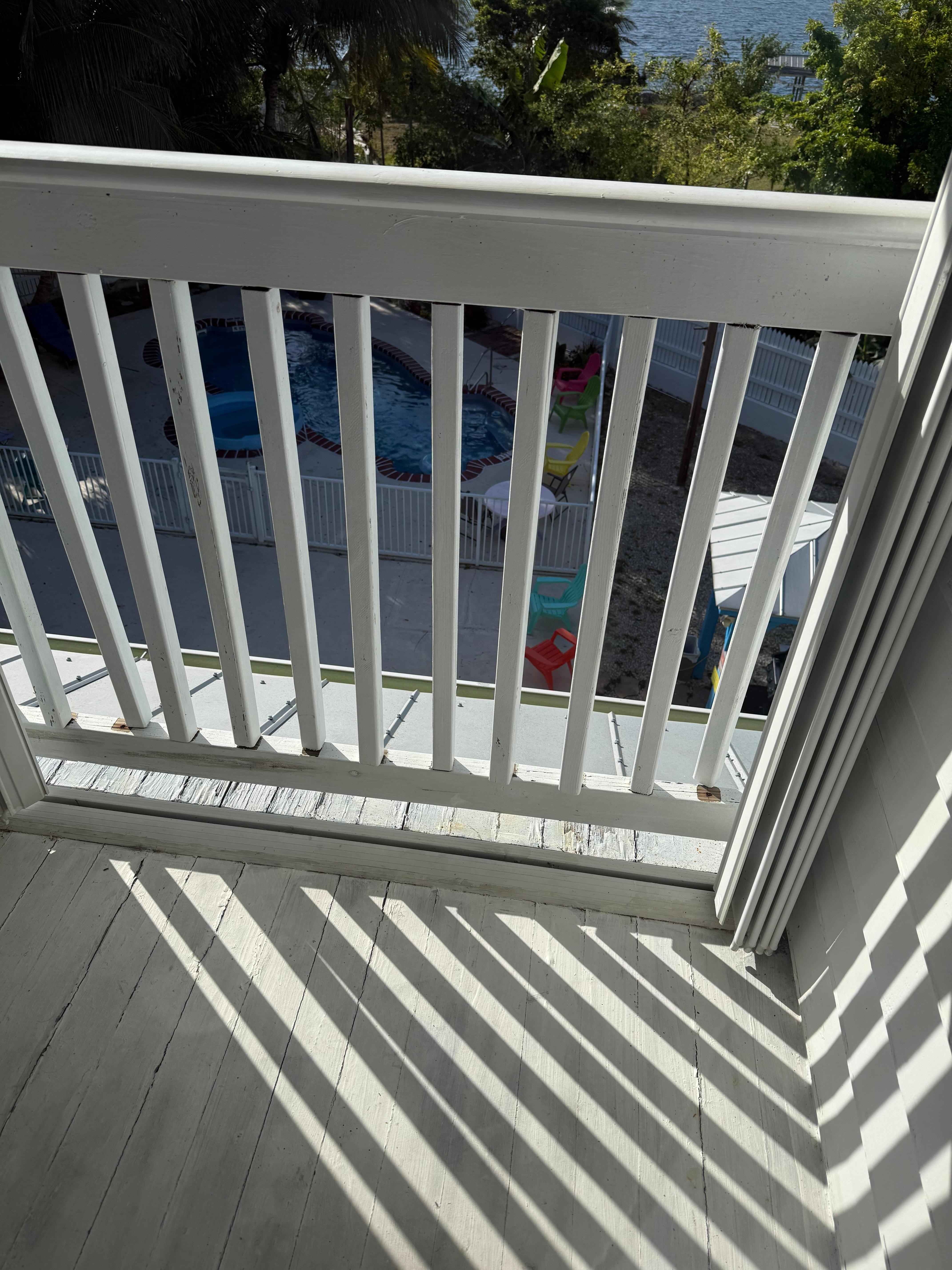 Some of the spindles were not attached on the bottom