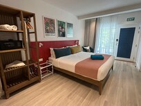 部屋は広くて清潔