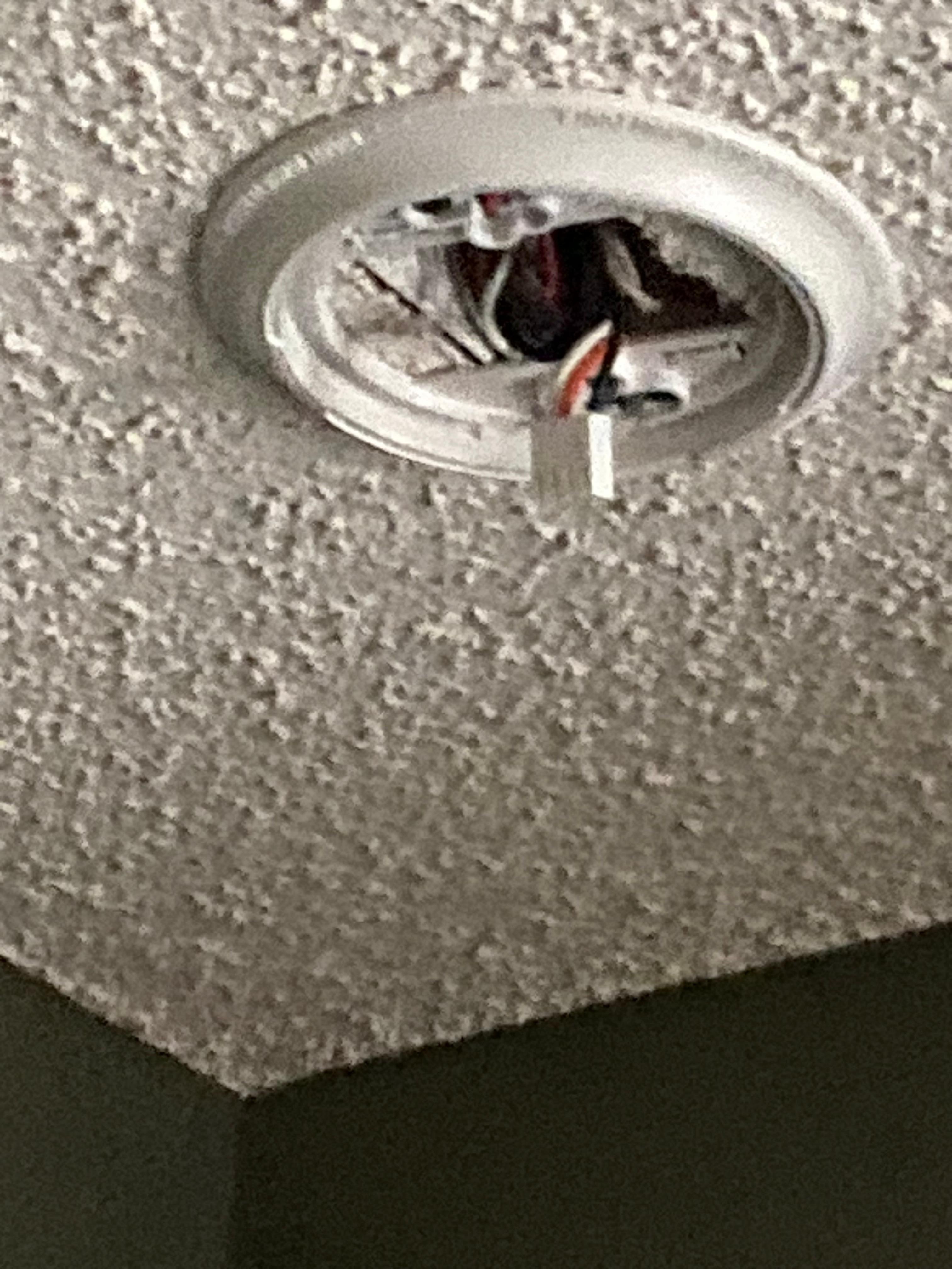 Missing smoke detector, four additional smoke detectors not functioning 