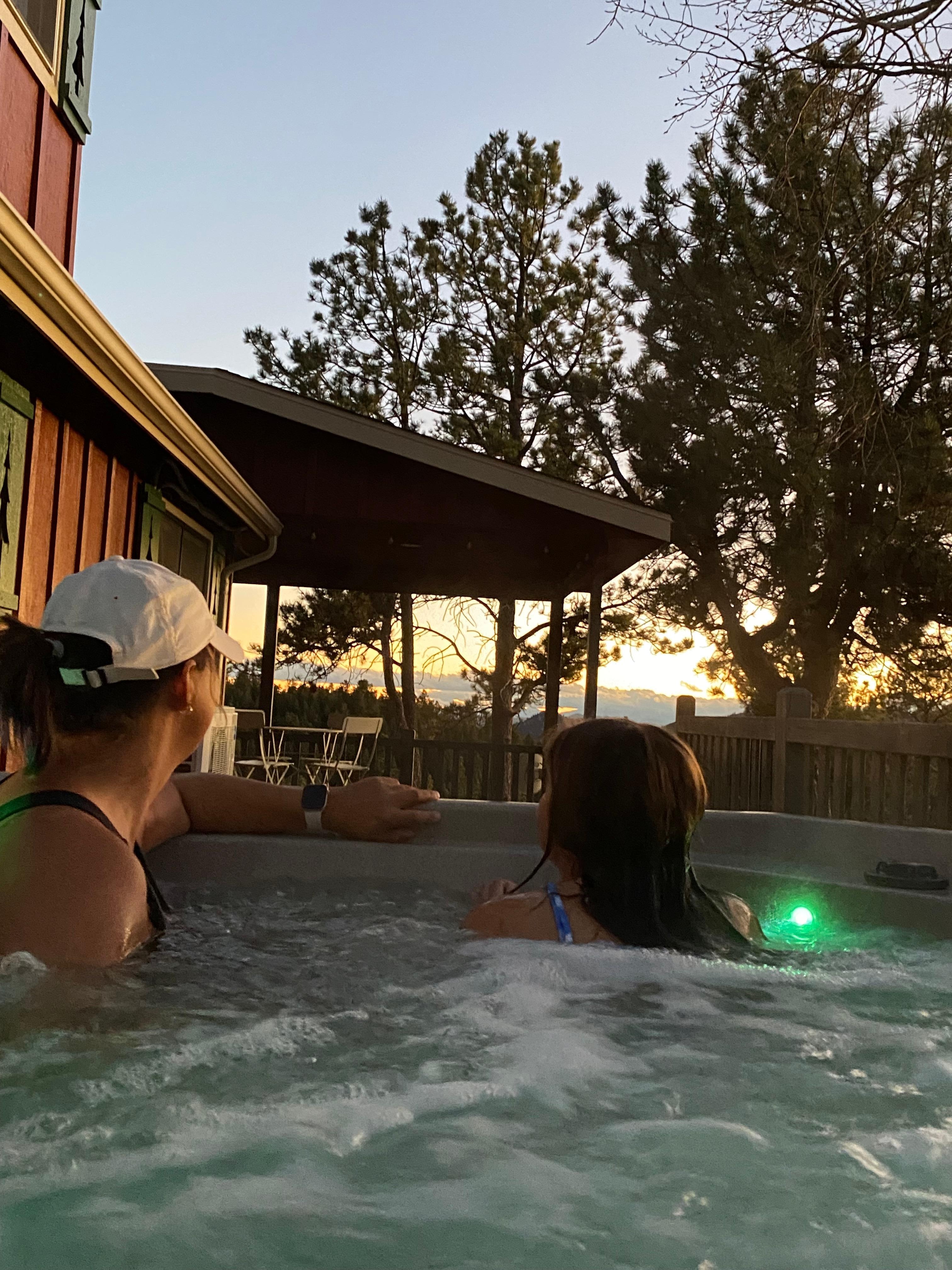 Hot tub with the beautiful views 
