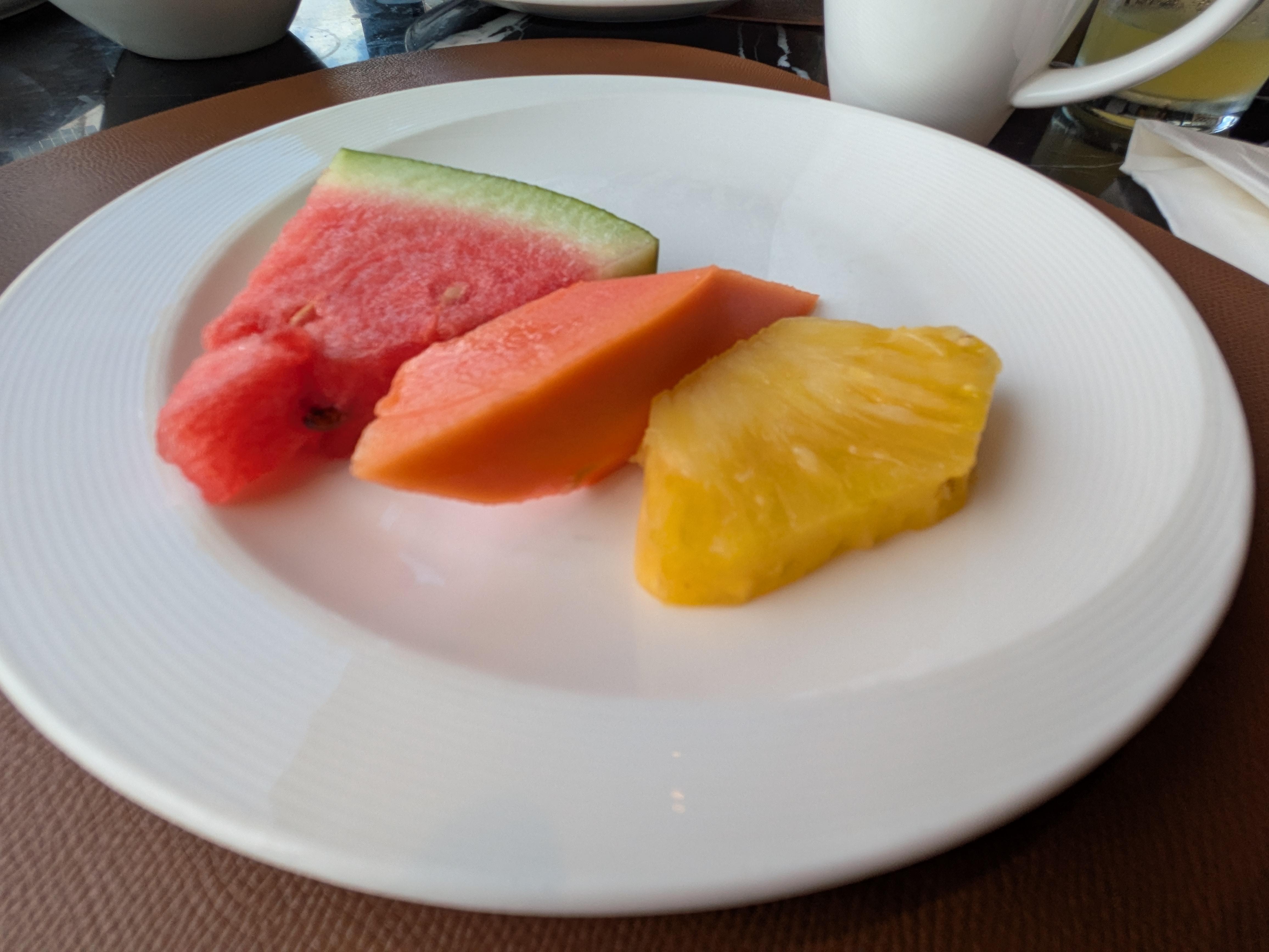 朝食のフルーツ