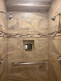 Double shower heads