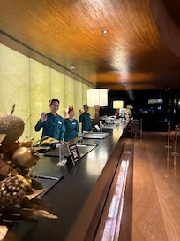 The lovely guest service people!!! Ralph, mica, Liam and emann are the best! Earlier Lovely helped us too!!!!!