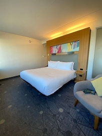 The rooms have such a welcoming vibe, the cleaning staff always pleasant. The front desk clerk’s are so amazing with big smiles and patience. And this is why we will return time and time again.