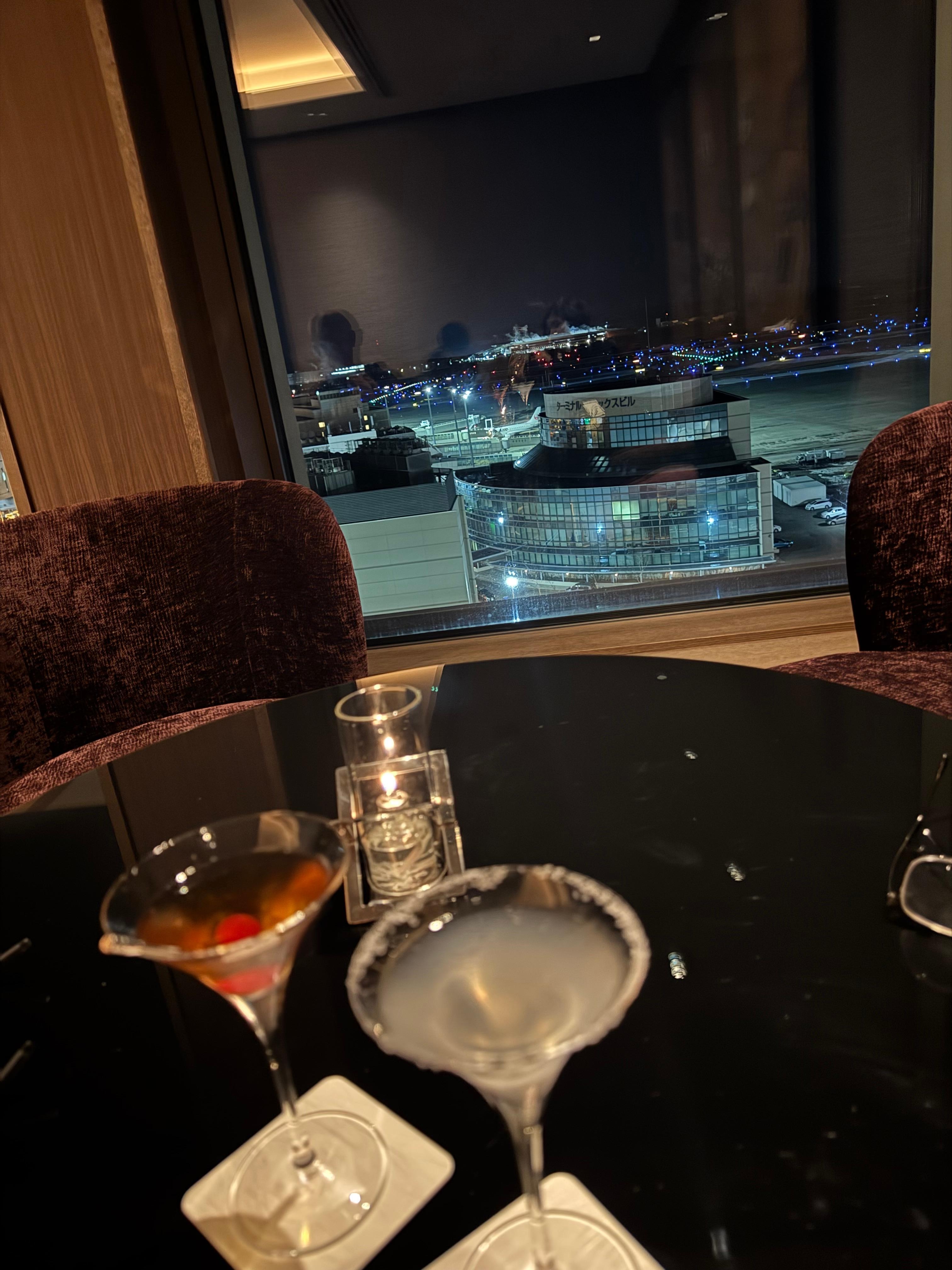 上のバーでのサービスカクテルです