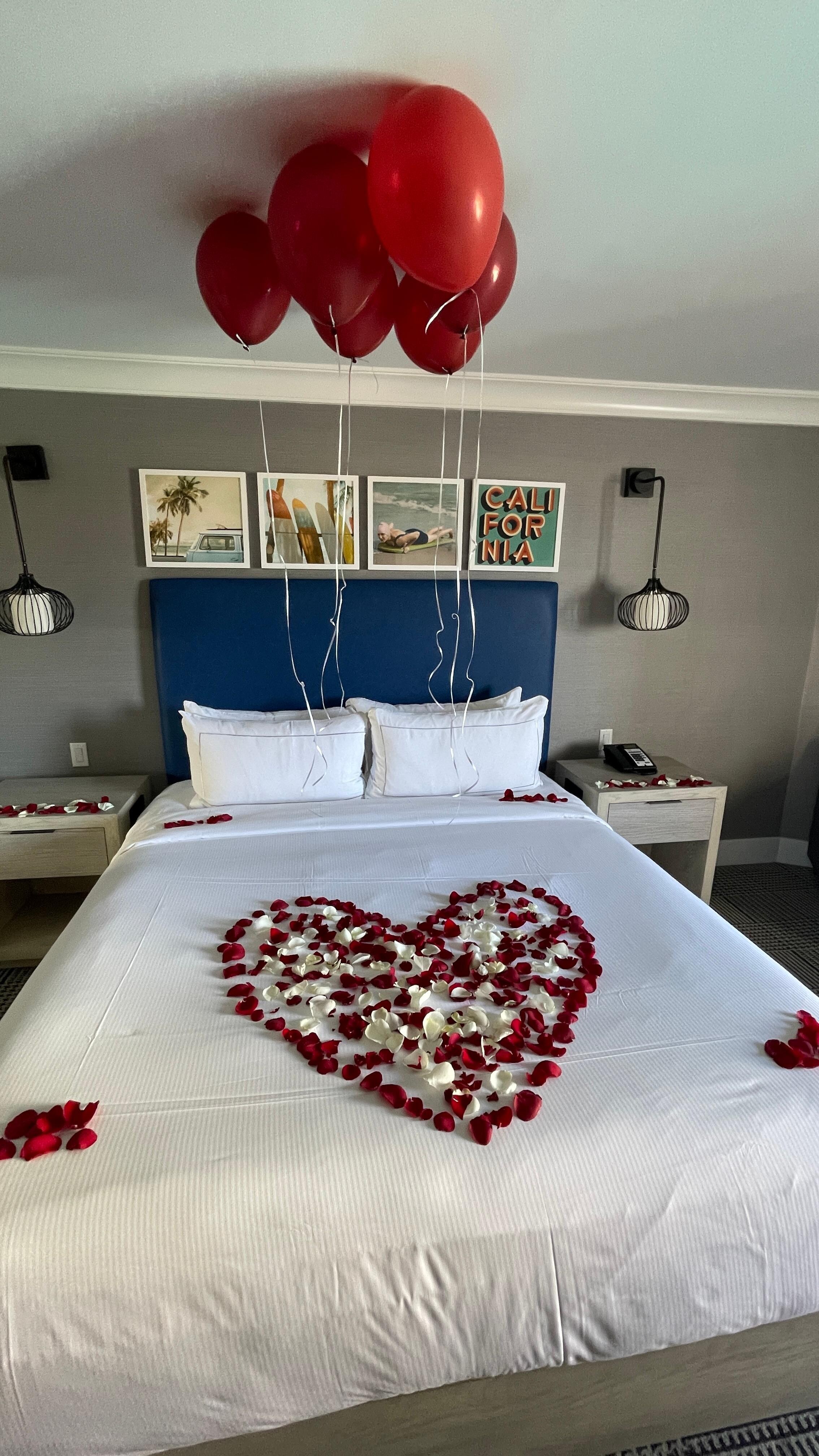 Room with romantic package